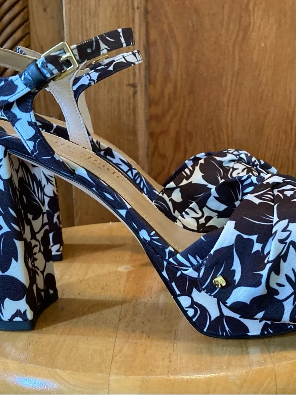 Kate Spade Floral Bow Heels Black White Platform Sandals Size 7B - Picture 2 of 8